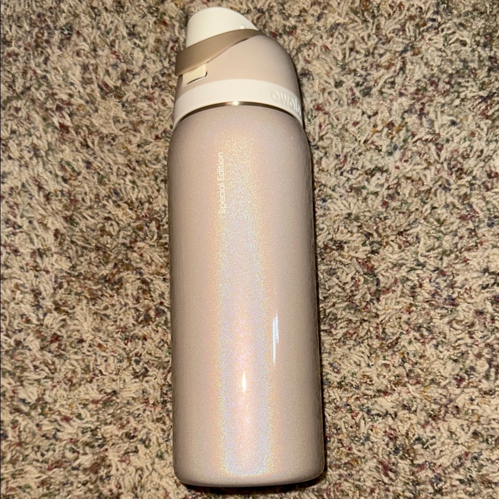Owala Holiday Magic Bottle 32oz Holiday Exclusive sold out rare